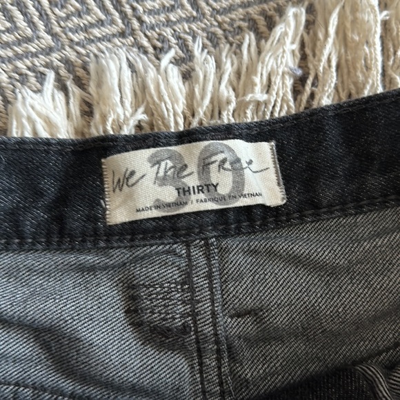 We The Free Black Distressed High Waisted Denim Jean Shorts Size 30 - Picture 10 of 13